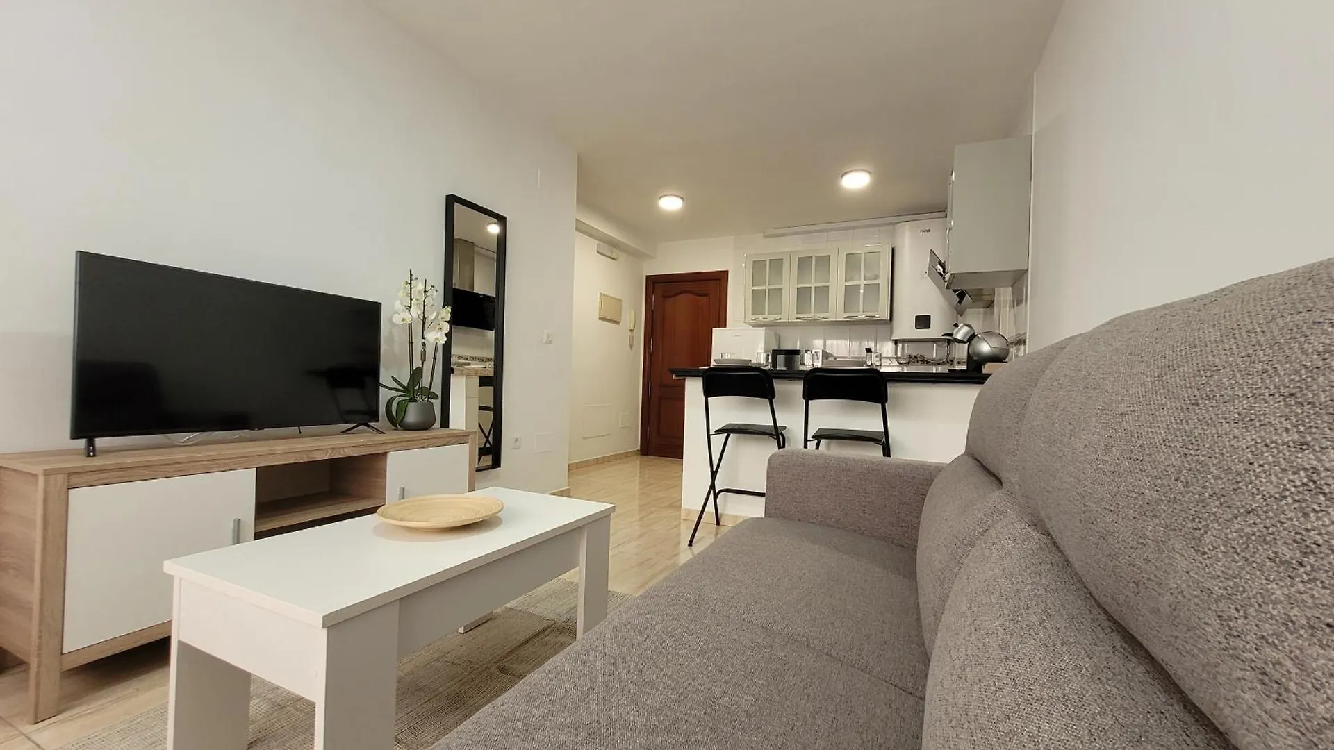 Apartamento En Malaga contacts
